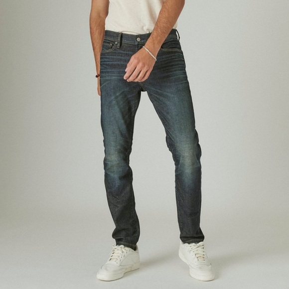 Lucky Brand Men’s 411 Athletic Taper Advanced Stretch Jeans Size 29x32 Dark Wash - Picture 1 of 10